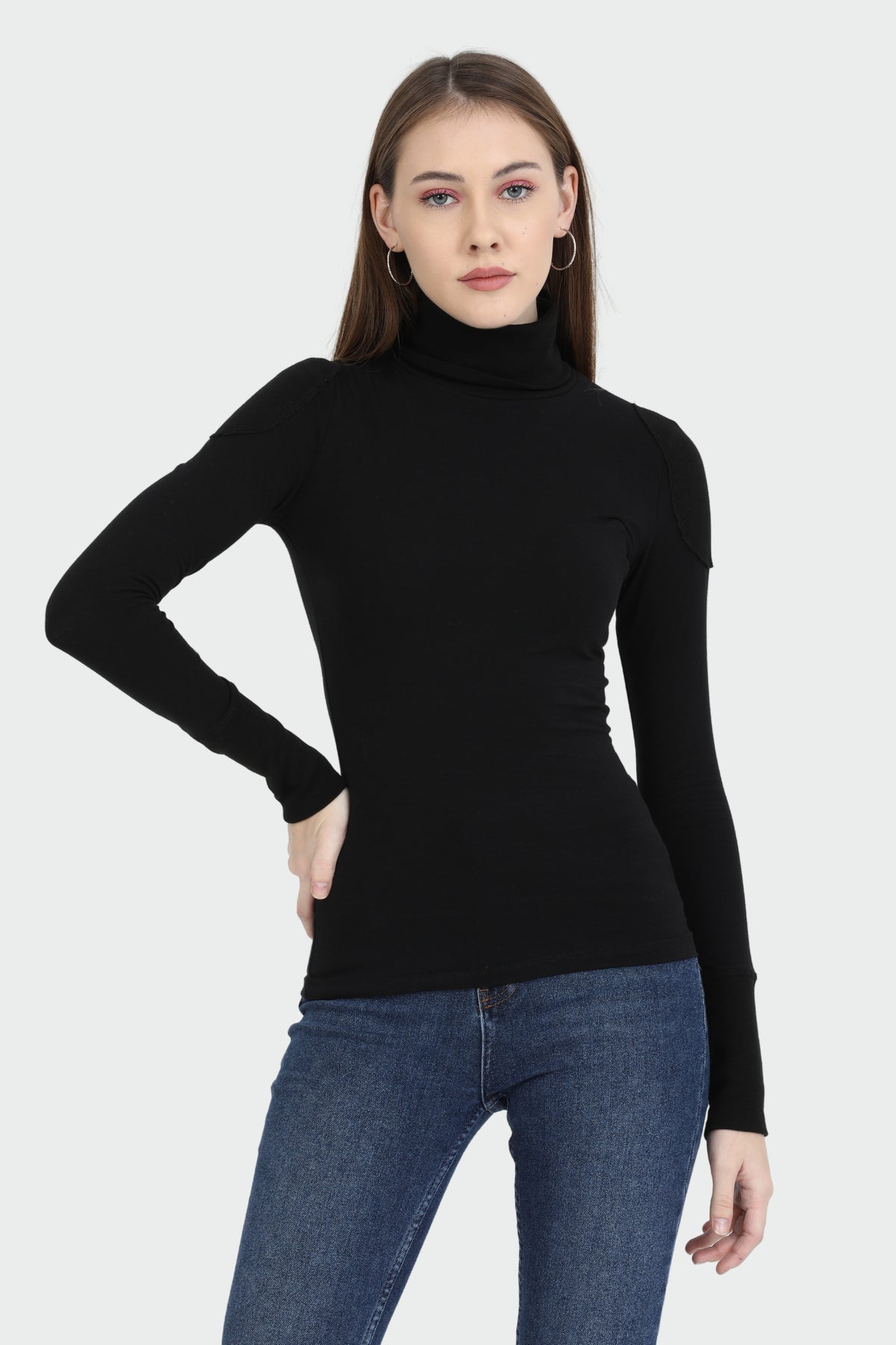 Heny Star Roll Neck Top