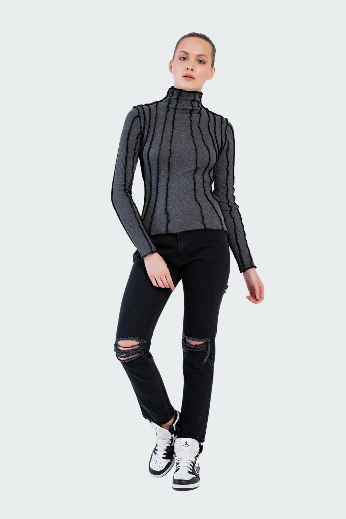 Anthracite contrast-piping mock neck top